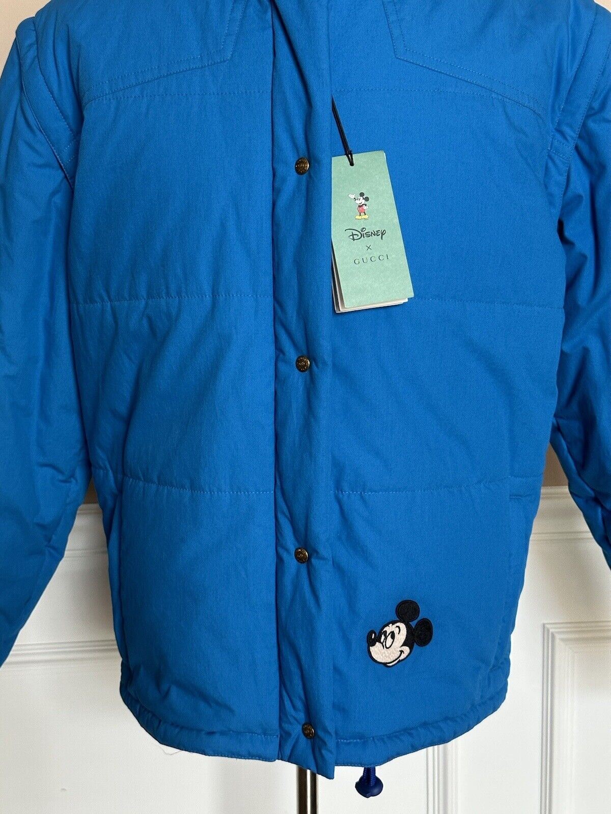 Neu mit Etikett: Gucci Herren-Mickey-Mouse-Disney-Blaujacke mit Kapuze, Größe L (42 US), 608978
