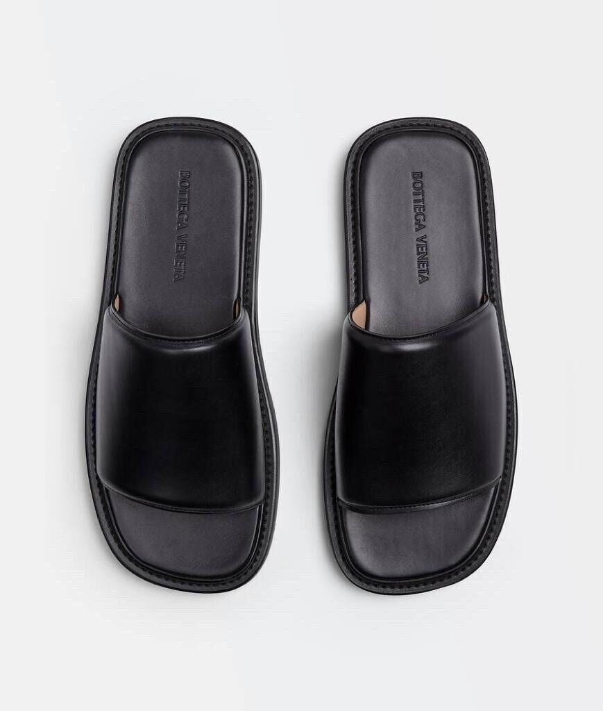 NIB $ 690 Bottega Veneta Herren-Sandalen aus Wiener Kalbsleder Schwarz 7 US 667087 IT 
