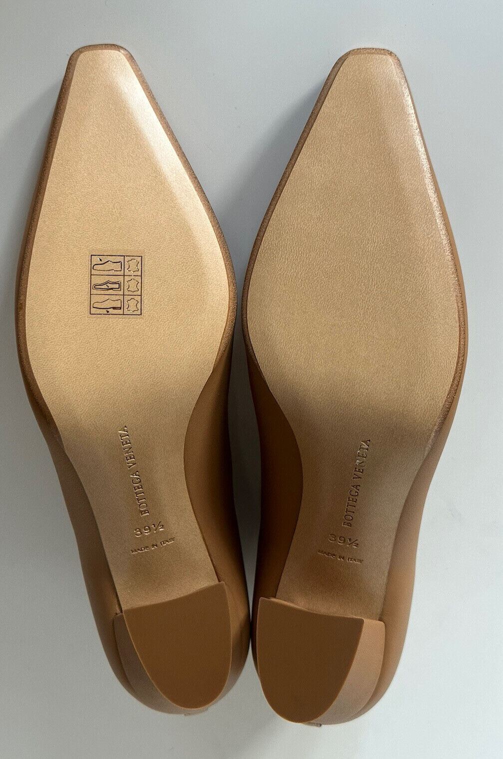 NIB $890 Bottega Veneta Apple Dream Leather Shoes Saddle 9.5 US 574635 Italy