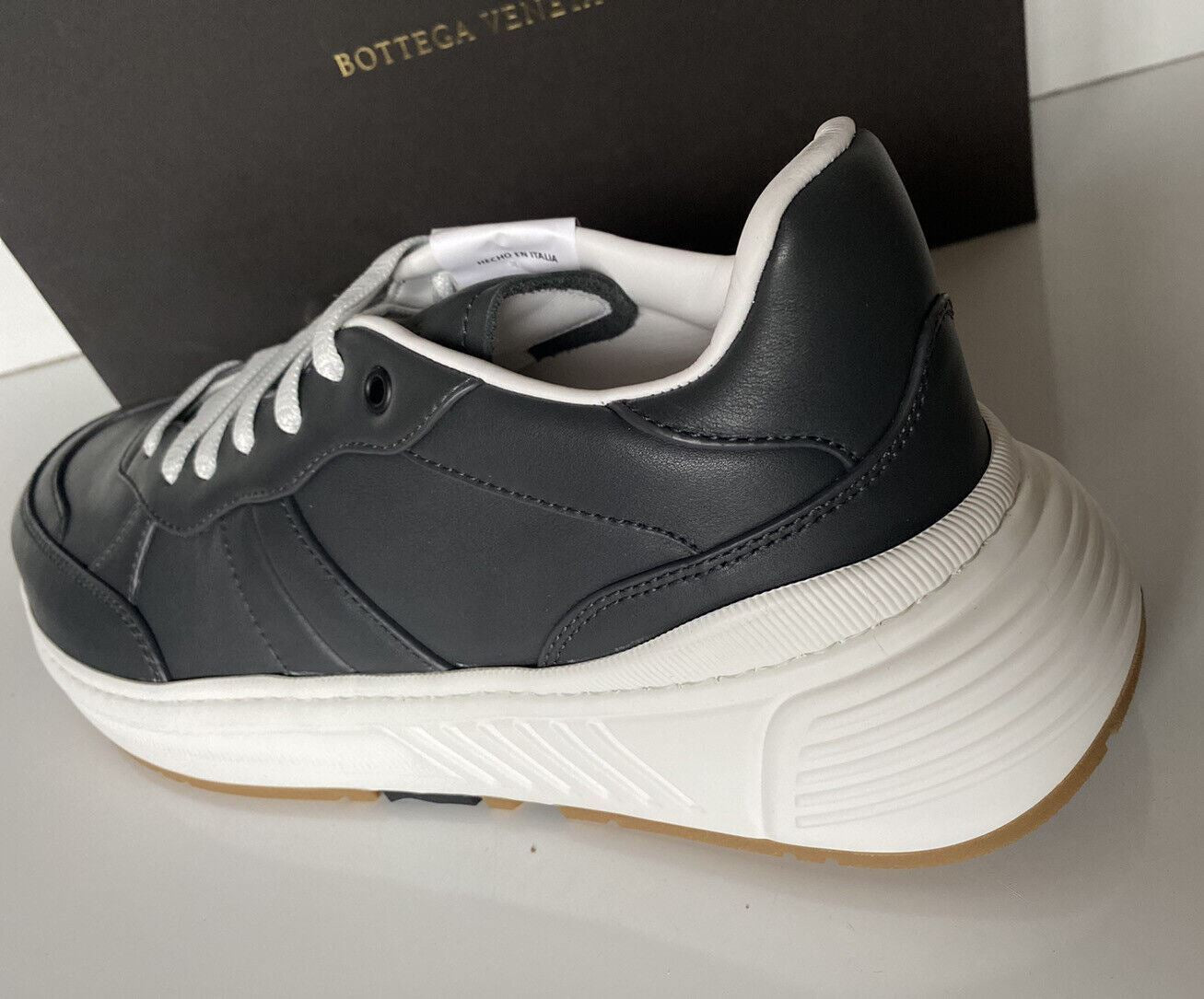NIB $ 850 Bottega Veneta Herren-Sneaker aus grauem Kalbsleder 8 US 565646 2015