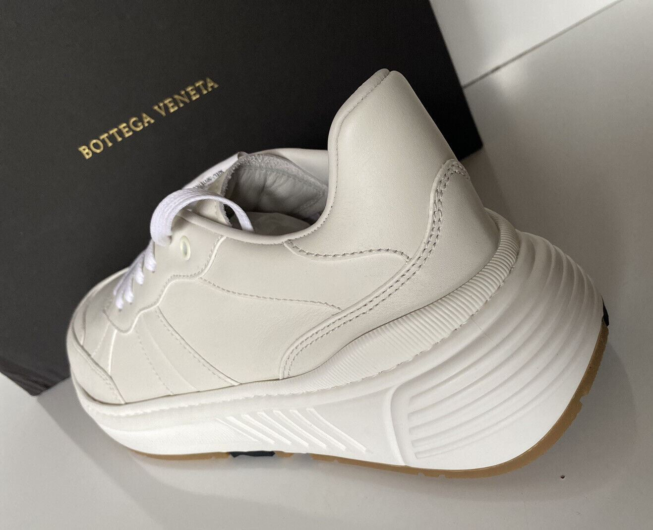 NIB $850 Bottega Veneta Men’s White Calf Leather Sneakers 12 US (45) 565646 9117