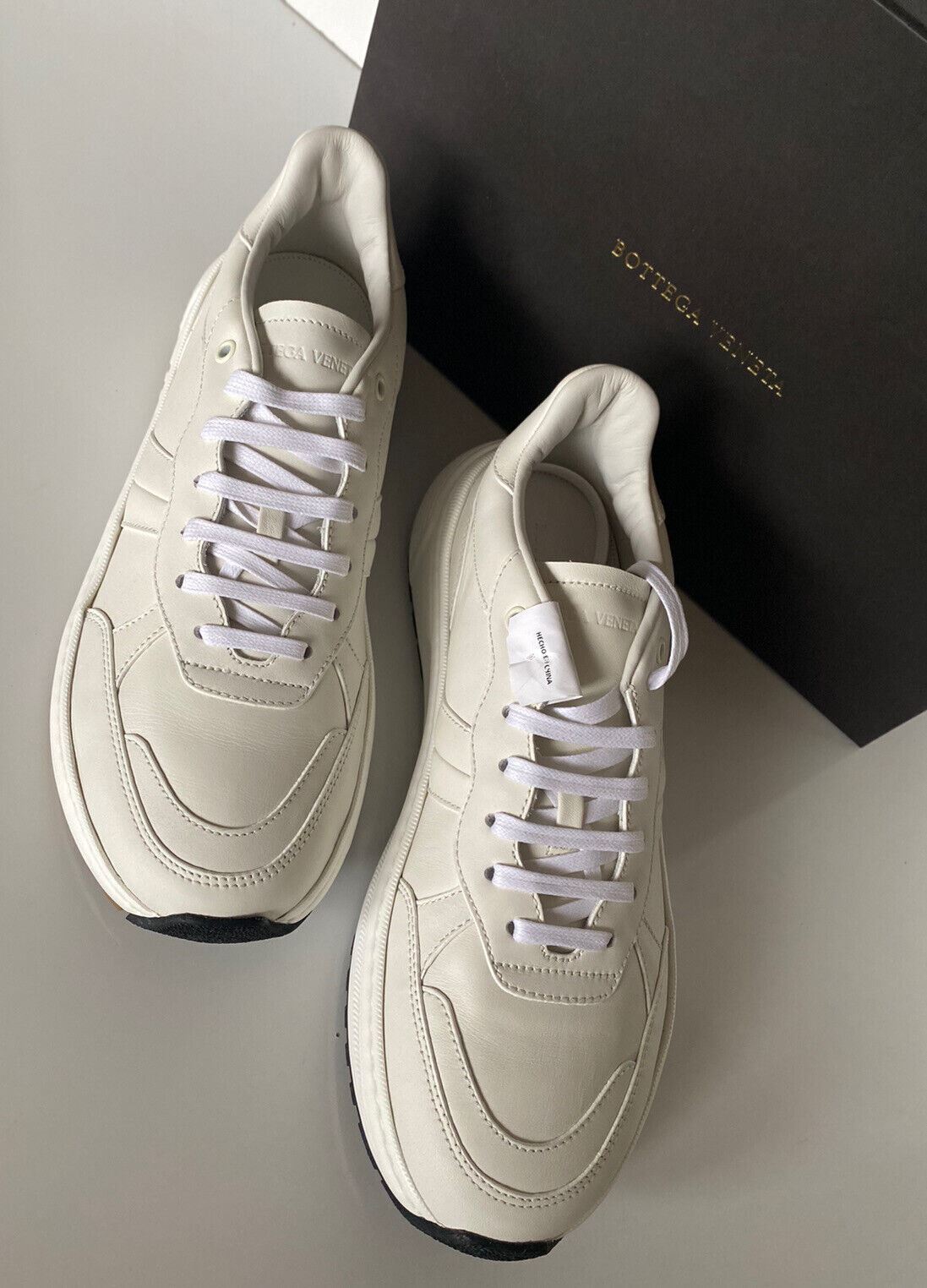 NIB $ 850 Bottega Veneta Herren-Sneakers aus weißem Kalbsleder 9,5 US 565646 9117 