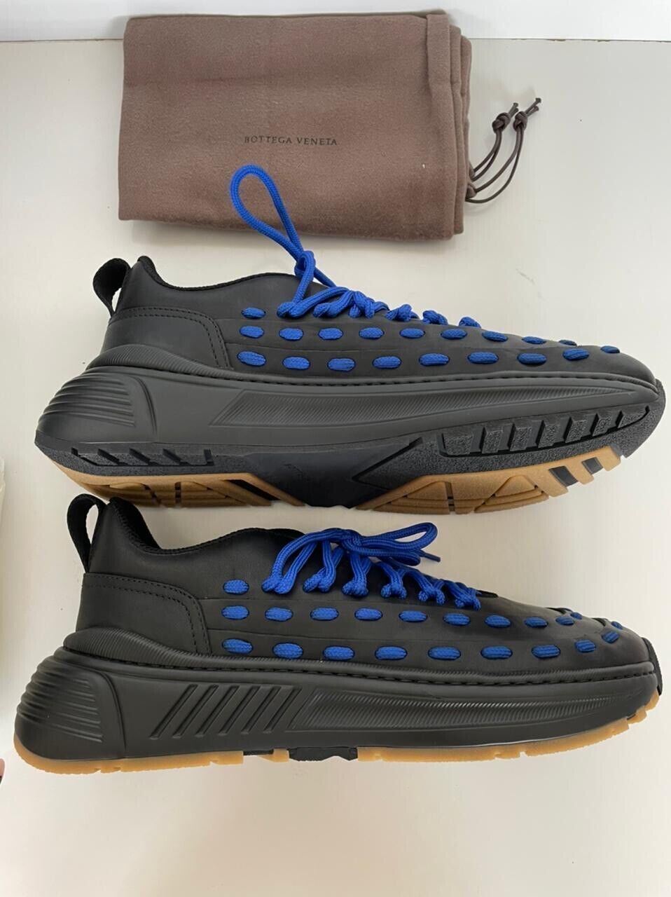 NIB $950 Bottega Veneta Mens Leather Black/Blue Sneakers 8.5 US 578305 1014