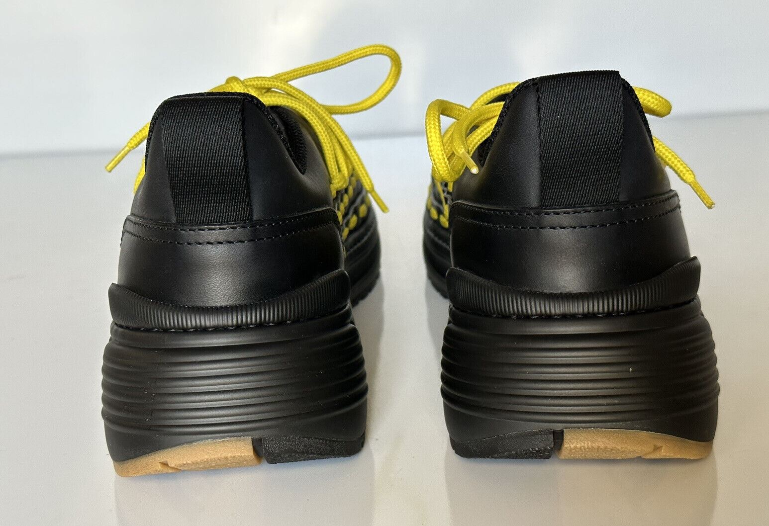 Мужские кожаные черные/желтые кроссовки Bottega Veneta за 950 долларов США 12 США 578305 1013 