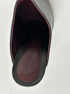 NIB $ 760 Bottega Veneta Napa Leder Black Almond Toe Mules Schuhe 8 US 608838 IT