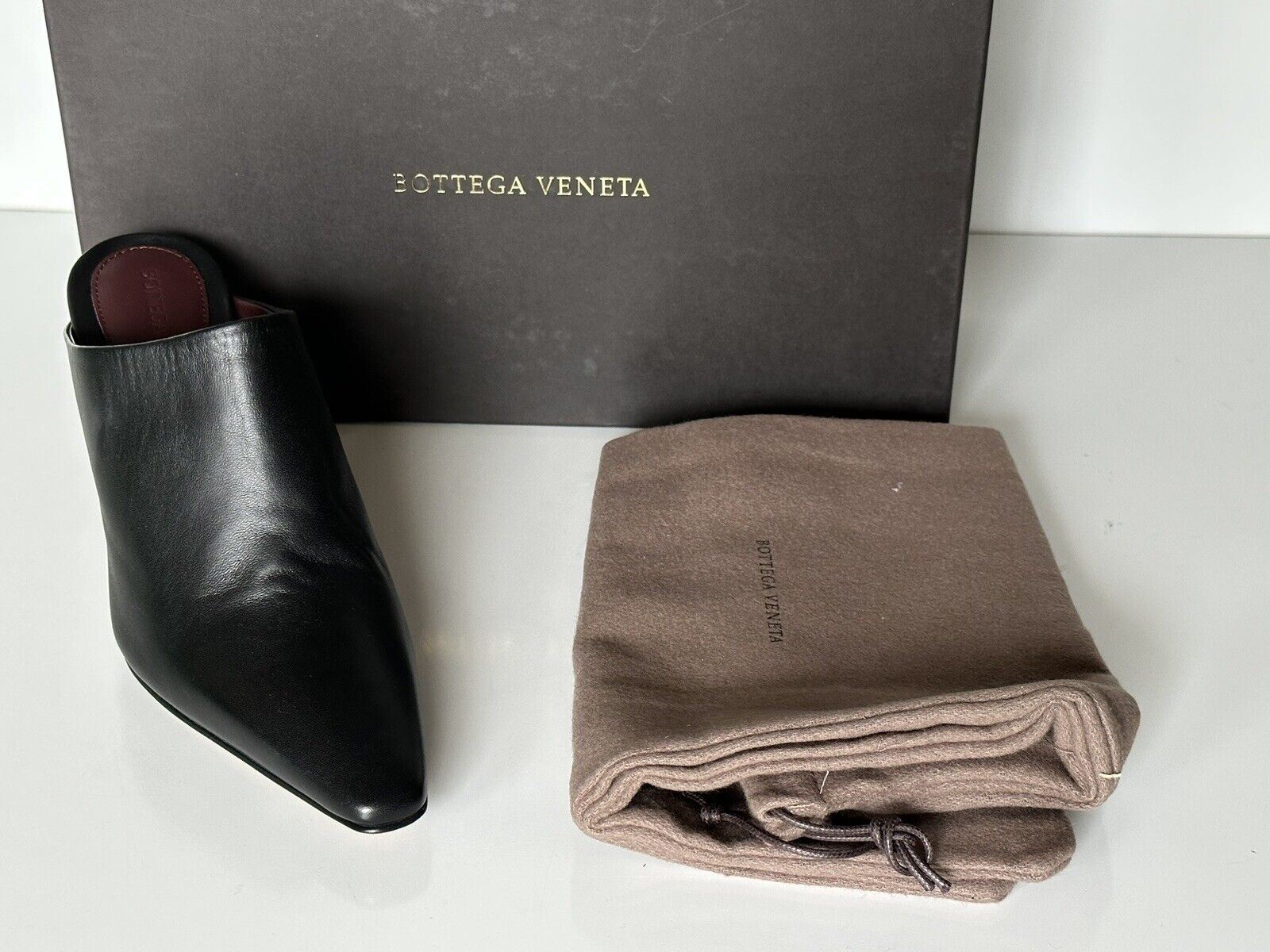 NIB $ 760 Bottega Veneta Napa Leder Black Almond Toe Mules Schuhe 9 US 608838 IT