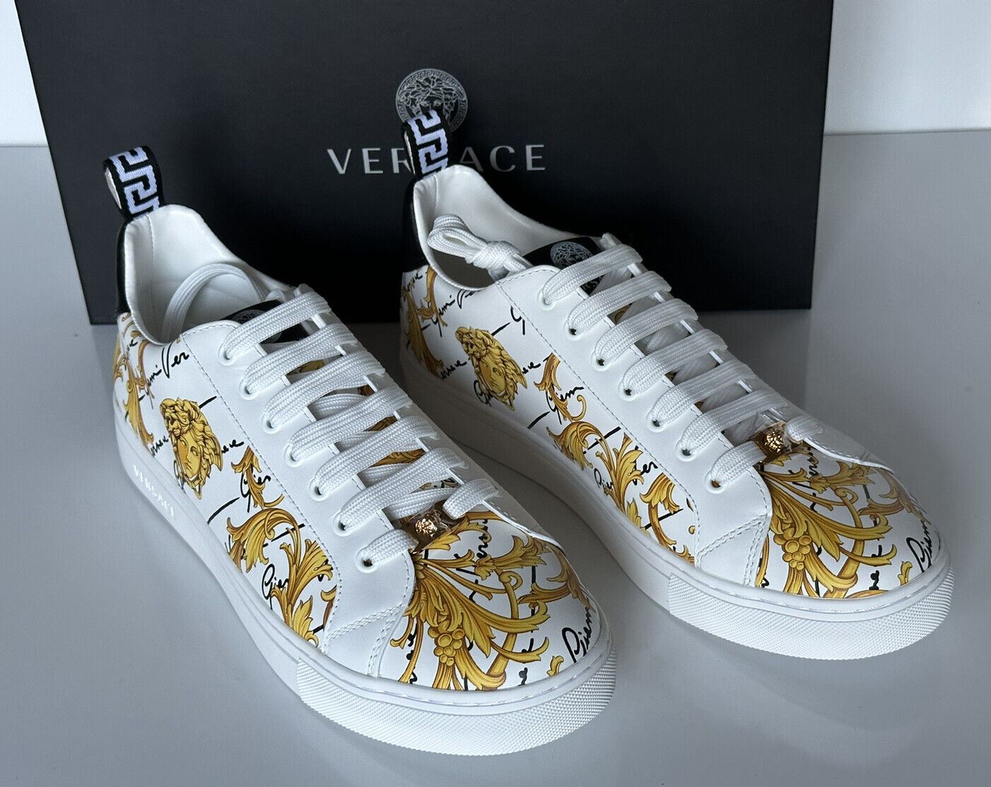 NIB $850 VERSACE Baroque Print White Leather Sneakers 10.5 US (43.5 Eu) 1002778