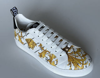 NIB 850 $ VERSACE Sneakers aus weißem Leder mit Barock-Print 10,5 US (43,5 Eu) 1002778 