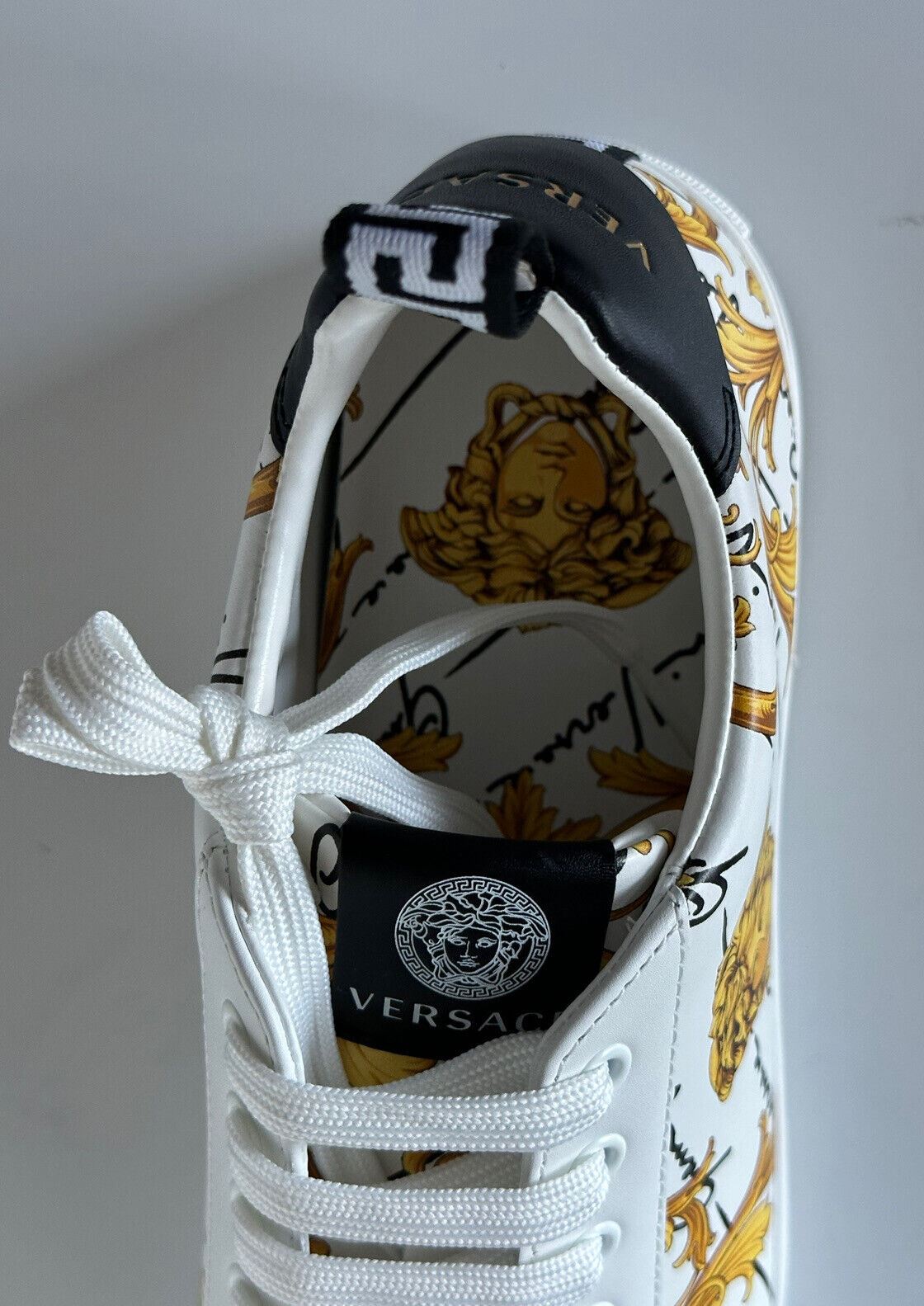 NIB $850 VERSACE Baroque Print White Leather Sneakers 10.5 US (43.5 Eu) 1002778