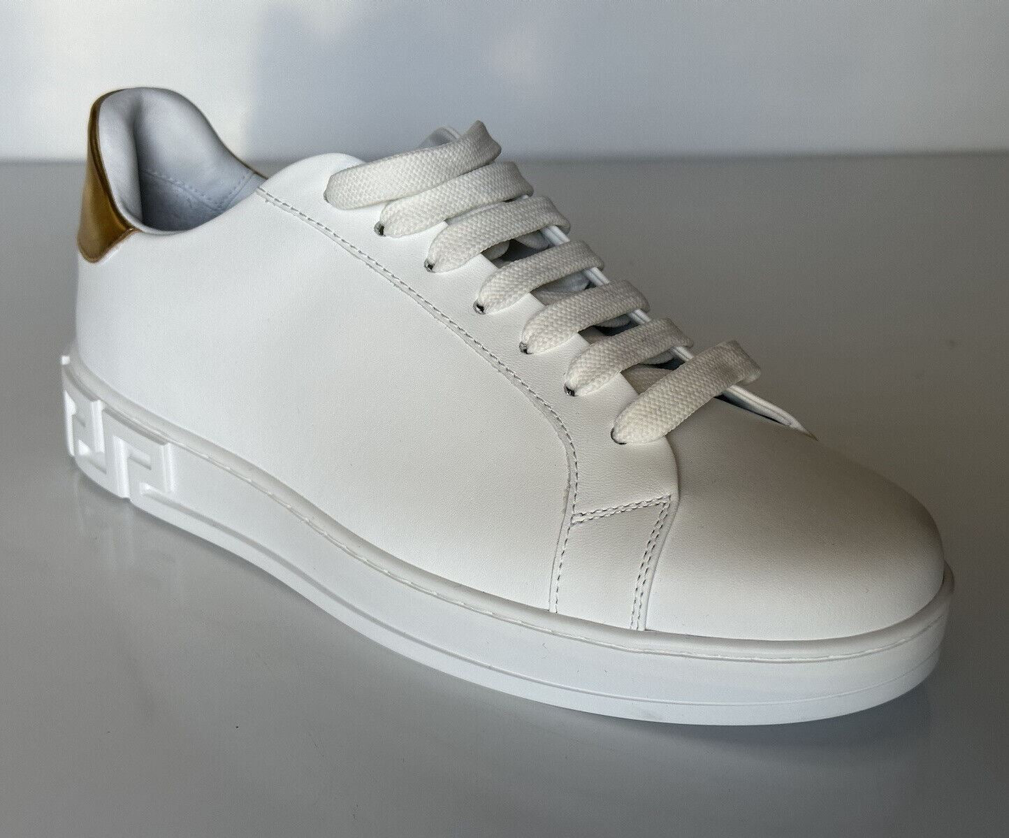 NIB Versace Low Top Женские белые кожаные кроссовки 9 США (39 евро) Сделано в Италии 