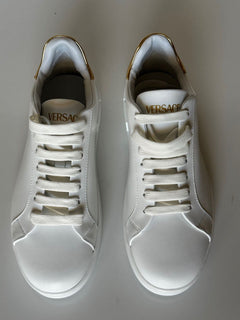 NIB Versace Low Top Damen-Sneaker aus weißem Leder, 9 US (39 Euro), hergestellt in Italien 
