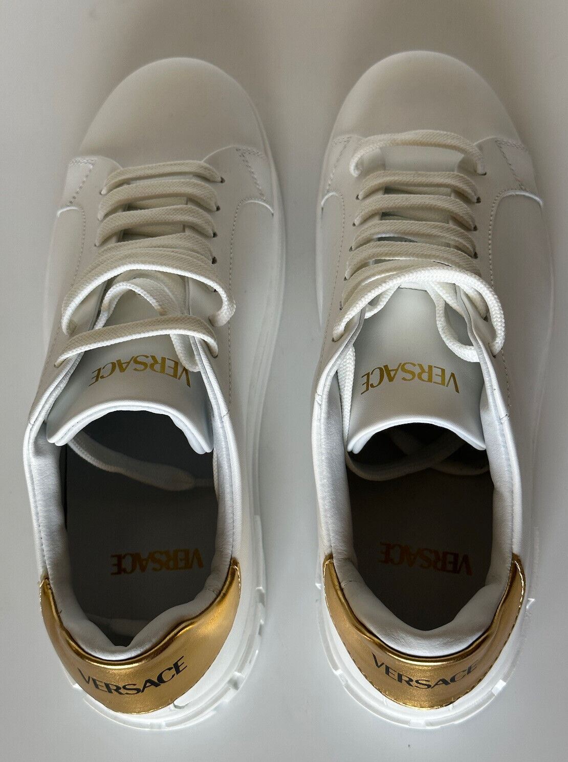 NIB Versace Low Top Women's White Leather Sneakers 9 US (39 Euro) Made in Italy