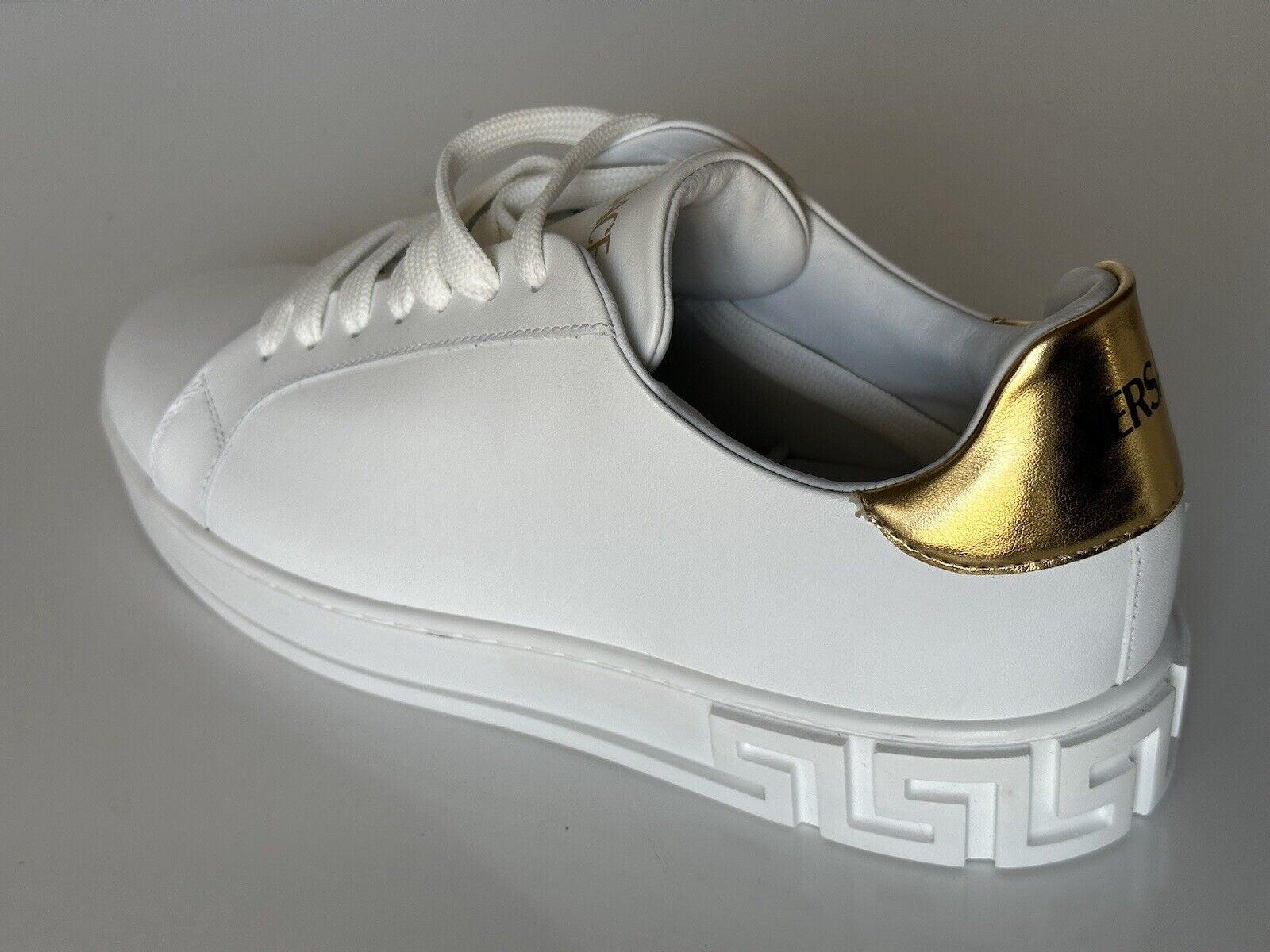 NIB Versace Low Top Women's White Leather Sneakers 9 US (39 Euro) Made in Italy