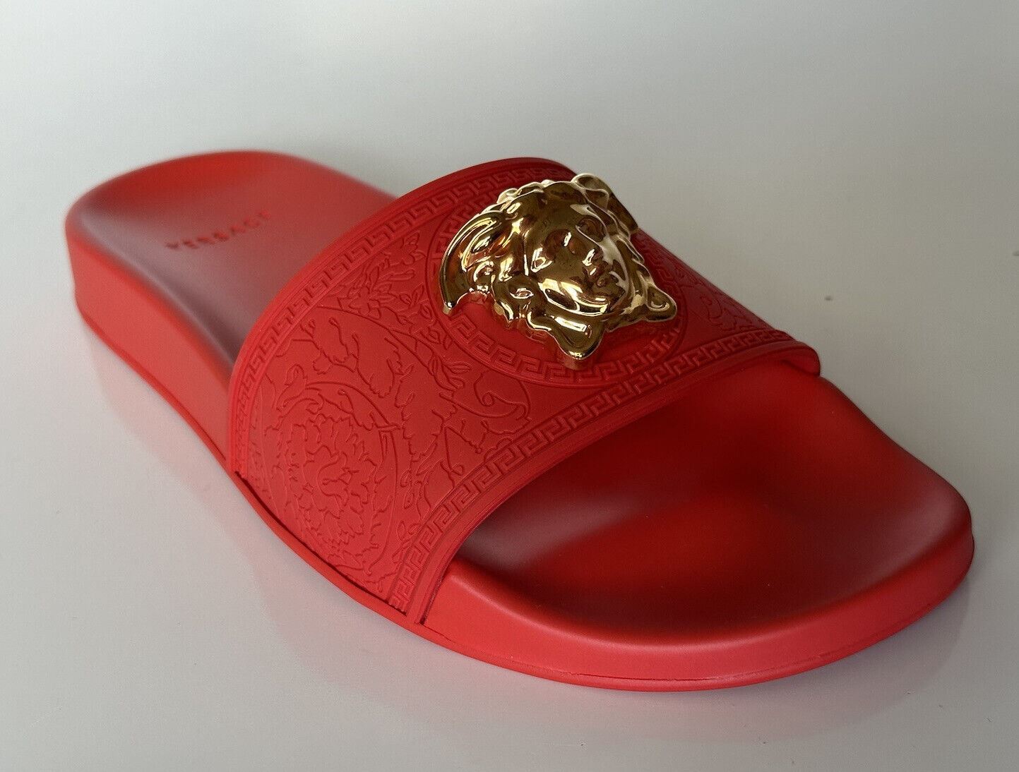 NIB $450 Versace Medusa Head Slides Sandals Red 9 US (39 Euro) DSR262CN