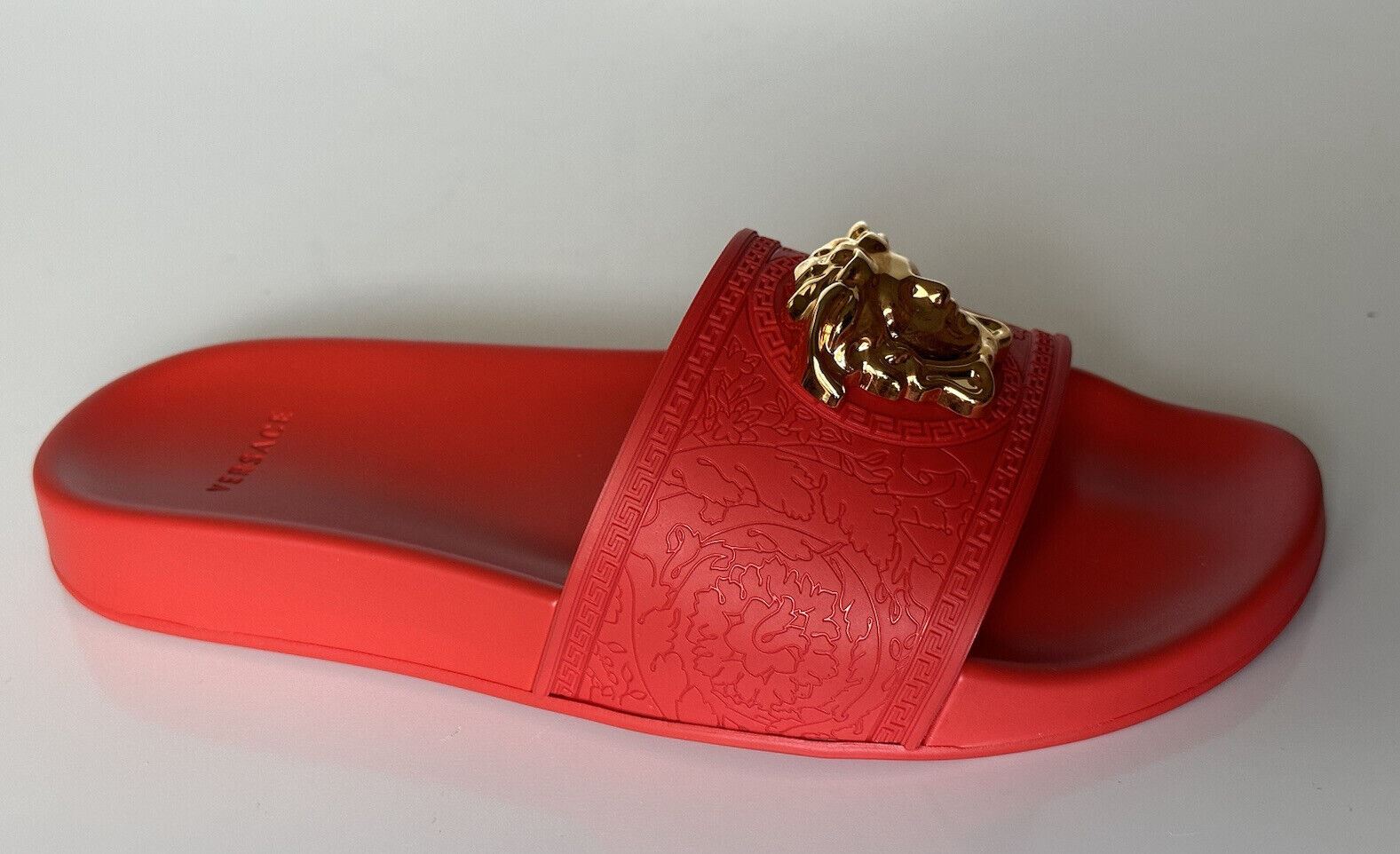 NIB $450 Versace Medusa Head Slides Sandals Red 9 US (39 Euro) DSR262CN
