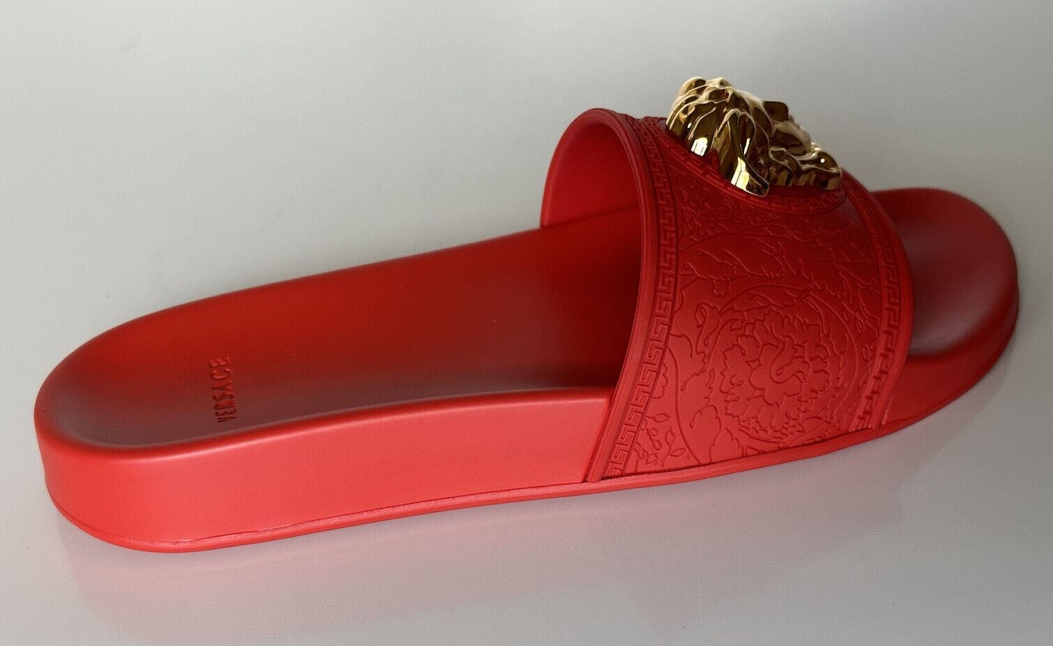 NIB $450 Versace Medusa Head Slides Sandals Red 9 US (39 Euro) DSR262CN