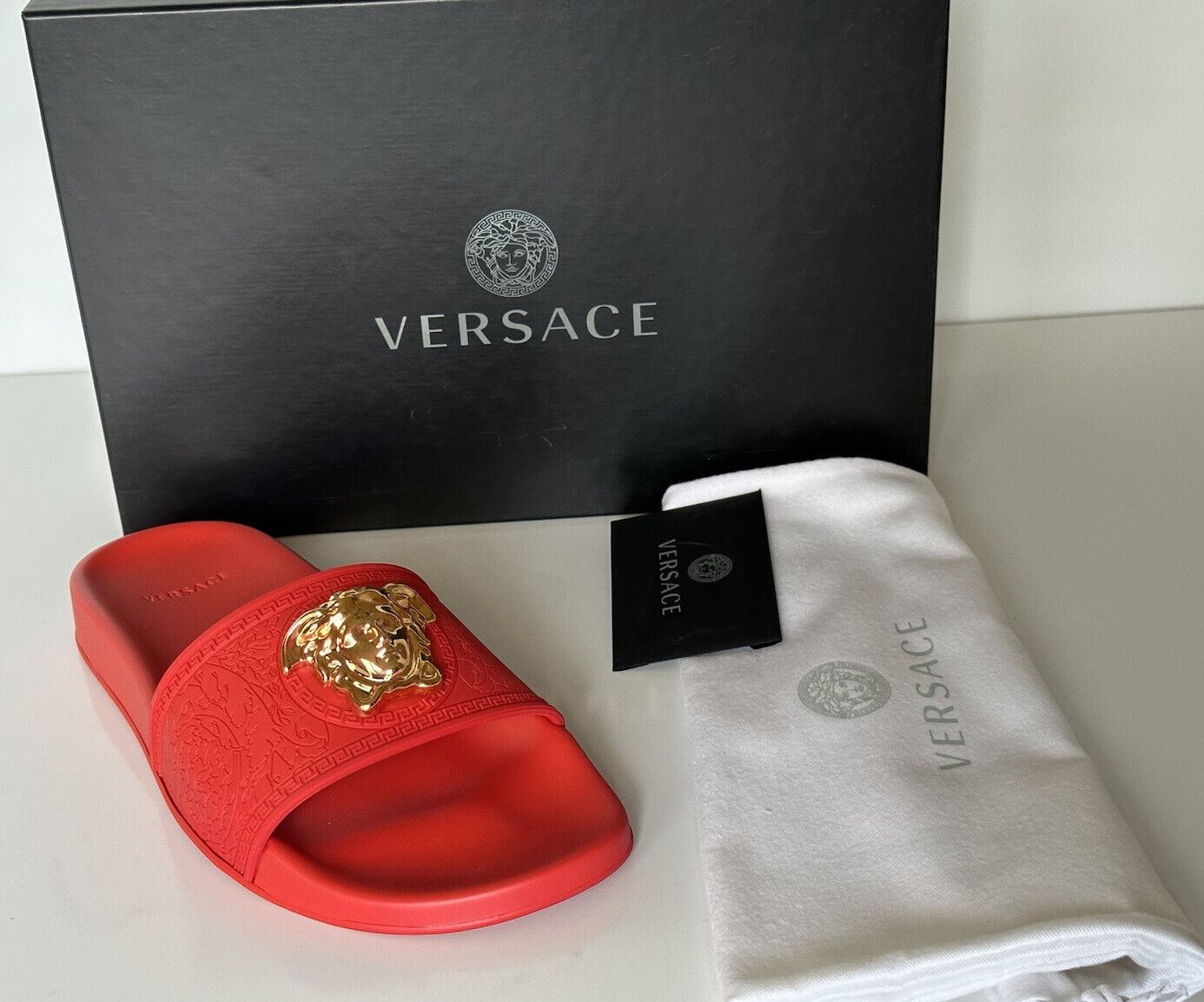 NIB $450 Versace Medusa Head Slides Sandals Red 9 US (39 Euro) DSR262CN