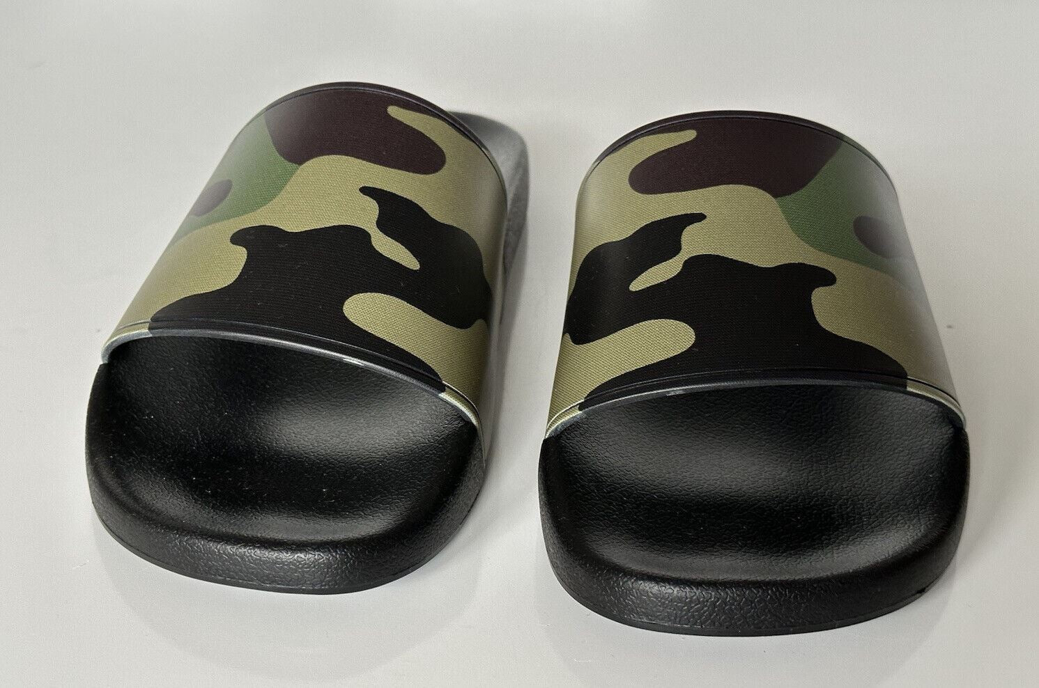 NIB $ 370 Burberry Camouflage Green Slides Sandalen 10 US (43 Euro) 8042712 