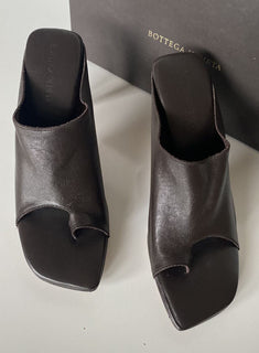 NIB $920 Bottega Veneta Leather Mules with High Vamp Brown Shoes 7.5 US 618760