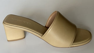 Сандалии Bottega Veneta из телячьей кожи за 760 долларов США Cane Sugar 10 США 651378 IT