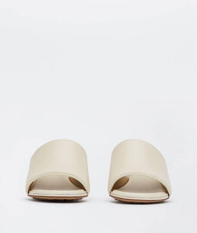 NIB $760 Bottega Veneta Calf Leather Sandals Shoes White 7.5 US 651378 Italy