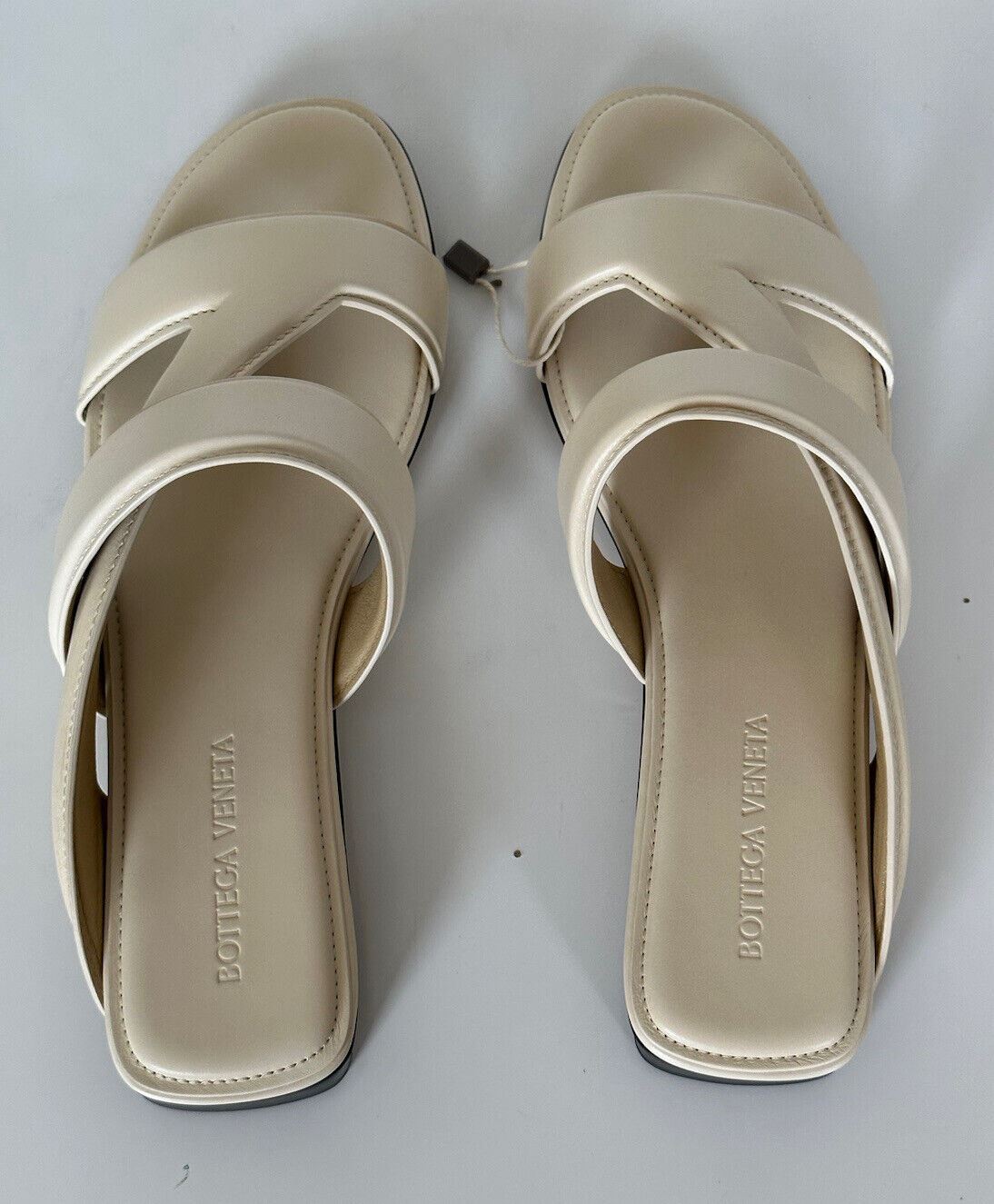 NIB $ 760 Bottega Veneta Kalbsleder Mule Sandalen Schuhe Sea Salt 7,5 US 651374 