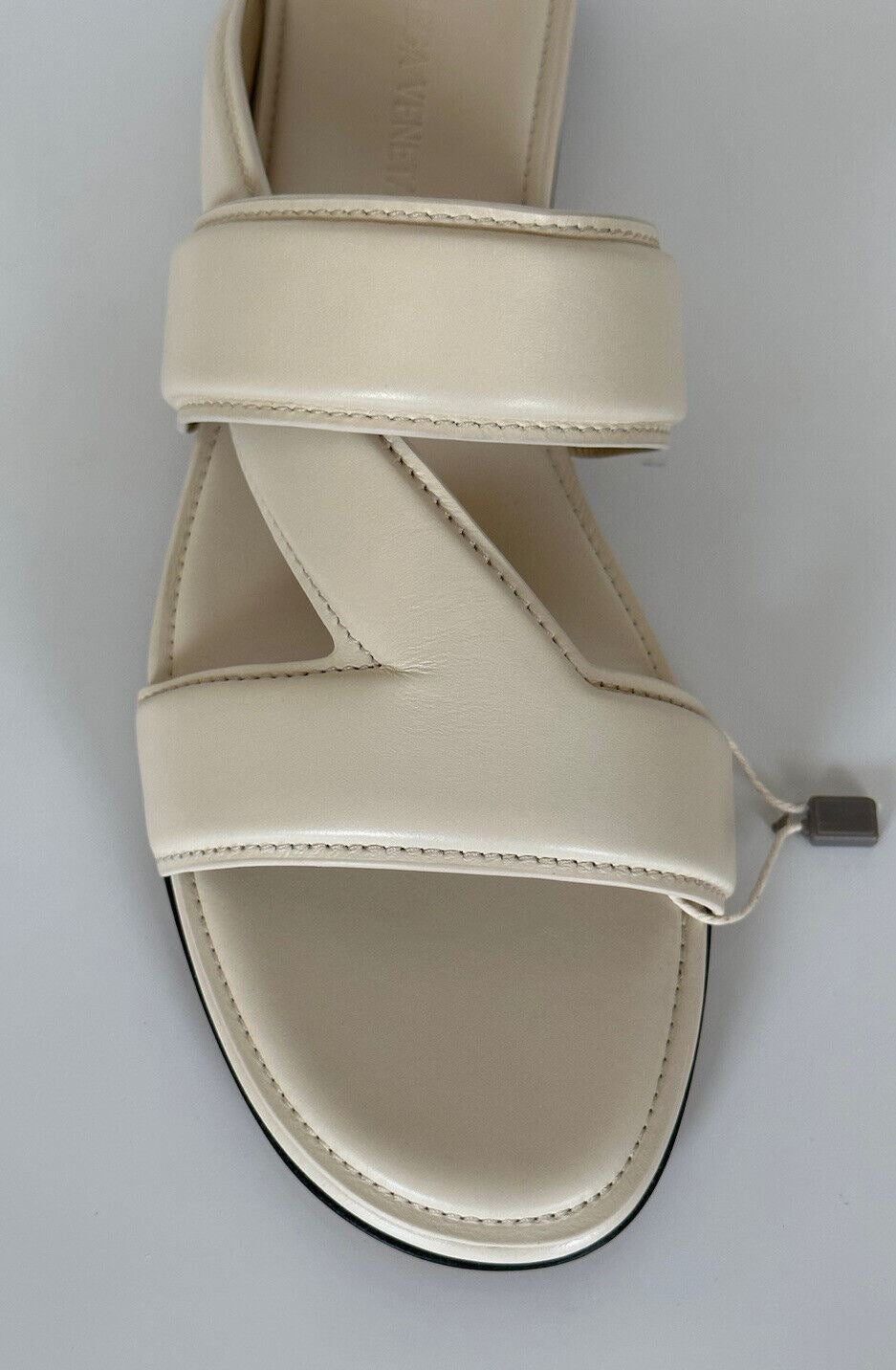 NIB $ 760 Bottega Veneta Kalbsleder Mule Sandalen Schuhe Sea Salt 7,5 US 651374 