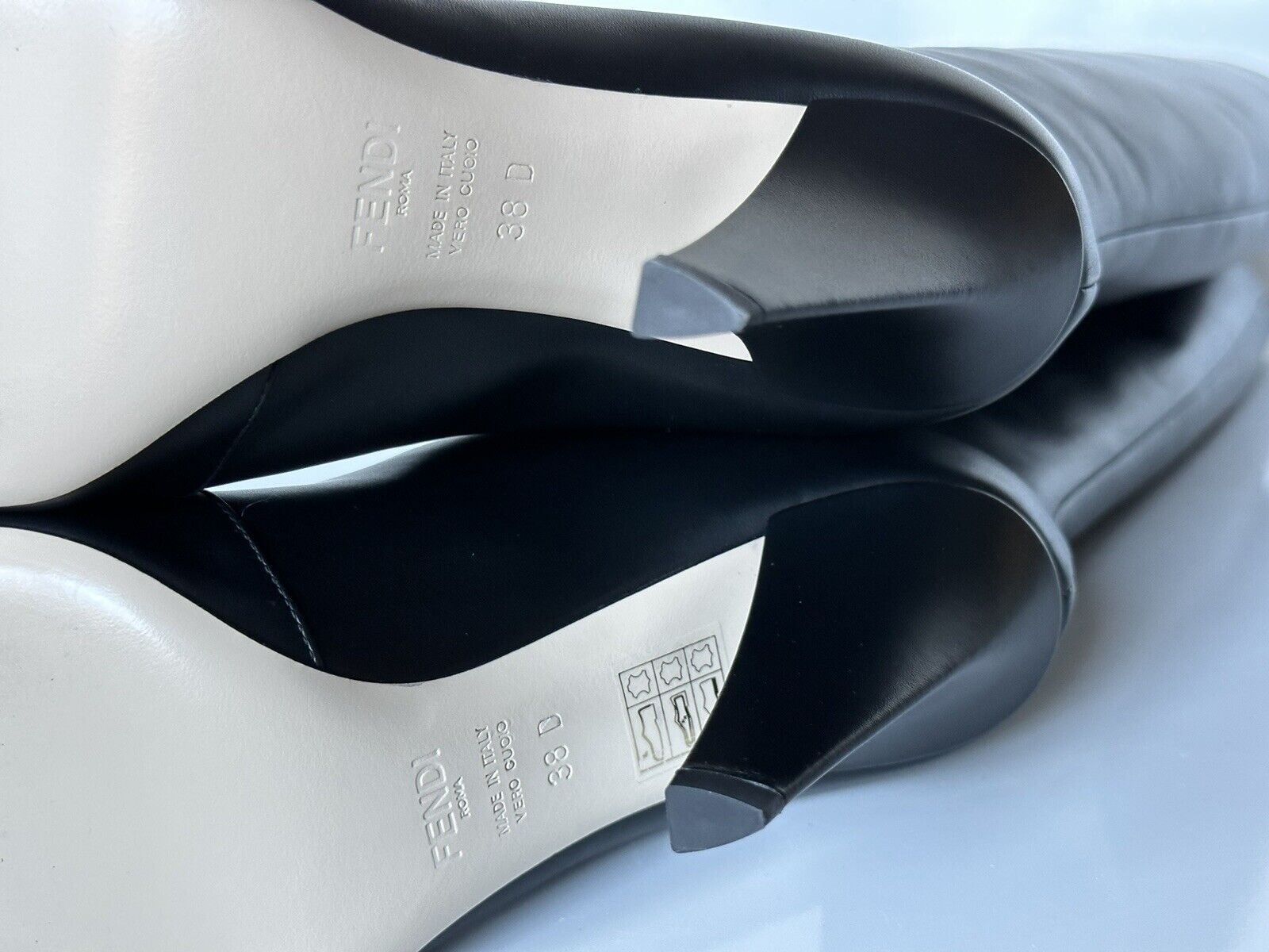 NIB $1550 Fendi Karligraphy Leather Knee Height Black Boots 8 US (38 Eu) 8W8223