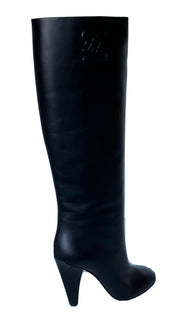 NIB $1550 Fendi Karligraphy Leather Knee Height Black Boots 8 US (38 Eu) 8W8223