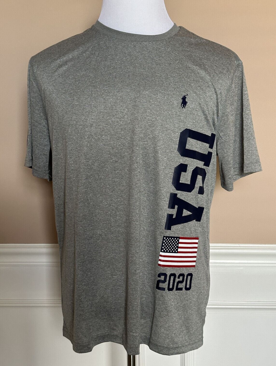 Neu mit Etikett: 59,50 $ Polo Ralph Lauren USA Team Kurzarm-Stretch-T-Shirt Grau L 
