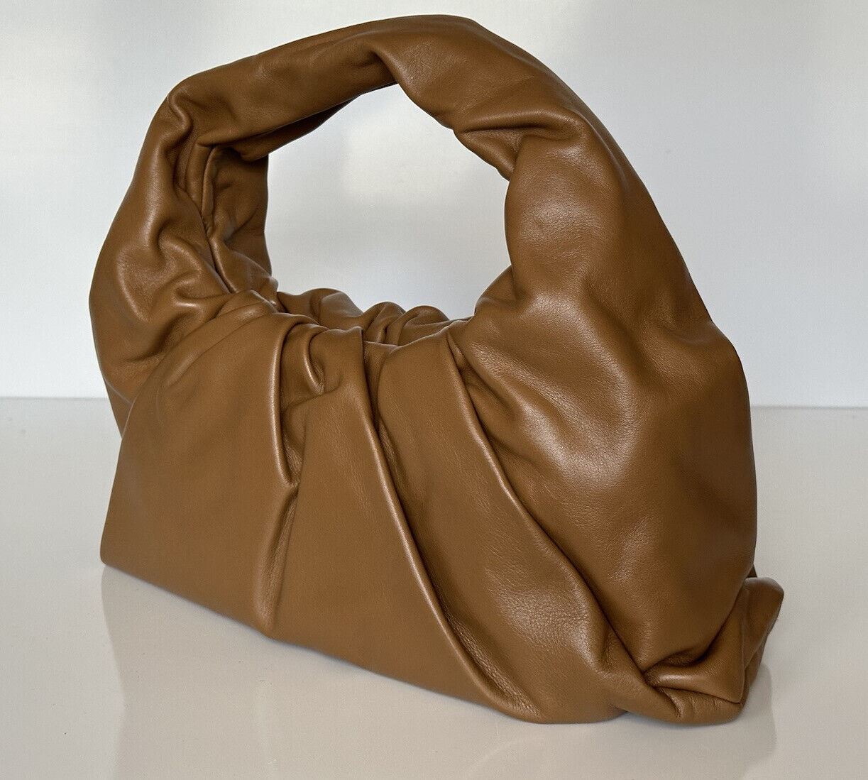 NWT $3000 Bottega Veneta Medium Leather Shoulder Hobo Bag Teak-Gold 610524 Italy