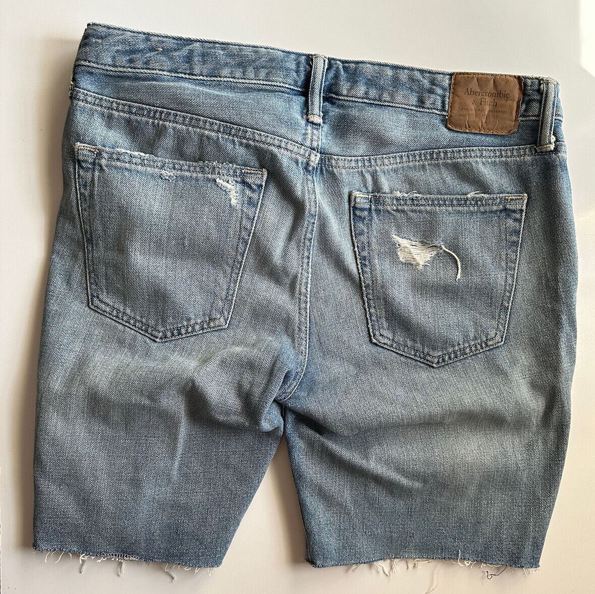 Abercrombie &amp; Fitch Herren-Shorts in moderner blauer Jeans, Größe 32 