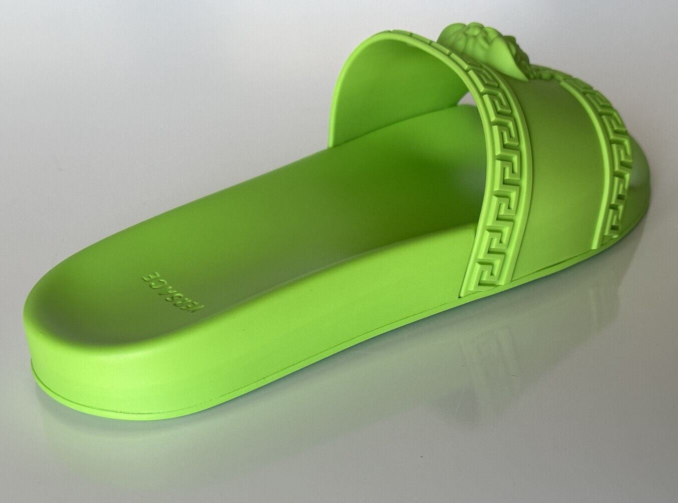 NIB Versace Medusa Head Slides Sandals Neon Green 9 US (42 Euro) DSU5883 Italy