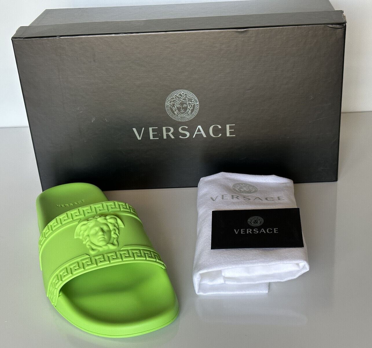 NIB Versace Medusa Head Slides Sandals Neon Green 14 US (47 Euro) DSU5883 Italy