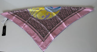 СЗТ 295 долларов Versace Шарф Love Medusa из шелкового твила с монограммой, 25,5 x 26 дюймов, Италия 1001601 
