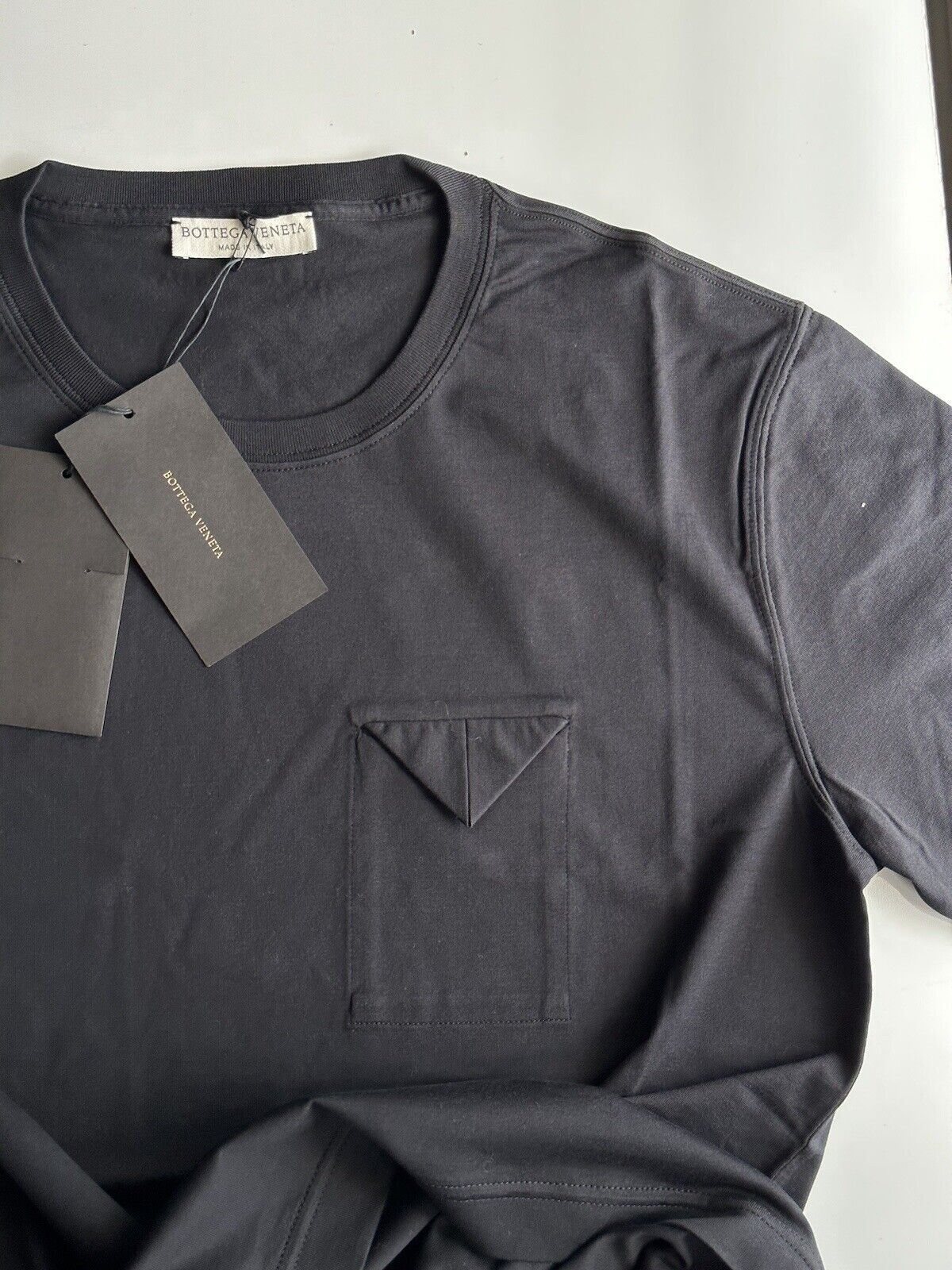 Neu mit Etikett: 440 $ Bottega Veneta Herren-T-Shirt aus schwarzem Jersey mit Tasche M (48 Euro) IT 595835