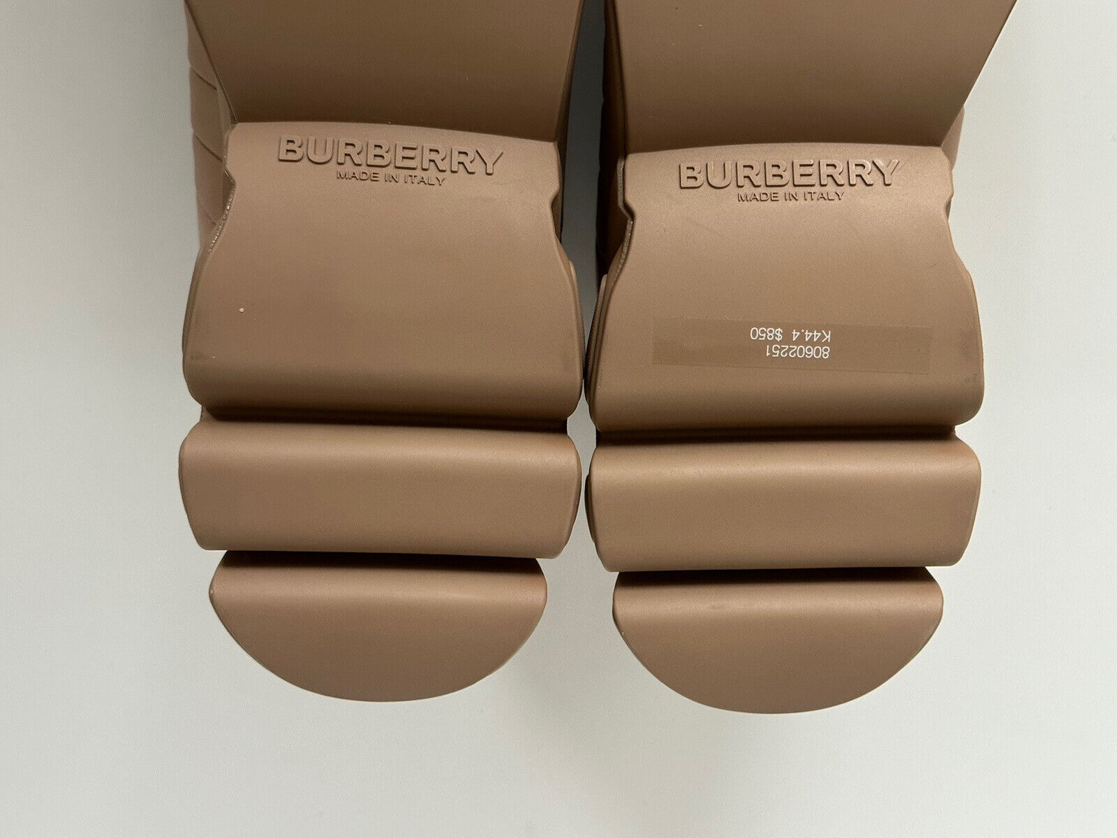 NIB 850 $ Burberry Quilted Dark Biscuit Leder-Sneaker 11 US (44 Eu) 8060225 IT 