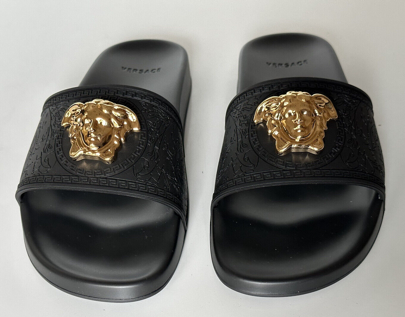 NIB $450 Versace Gold Medusa Head Slides Sandaals Black 10 US (40 Euro) Italy