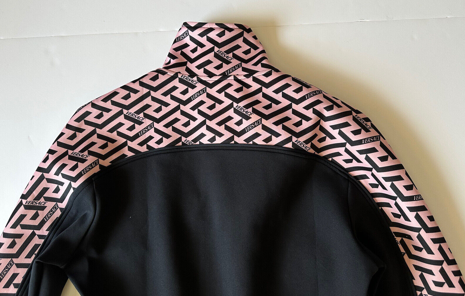 NWT $925 Женская куртка-джоггер с принтом Versace Greca, черная, размер 4 1002080 Италия 