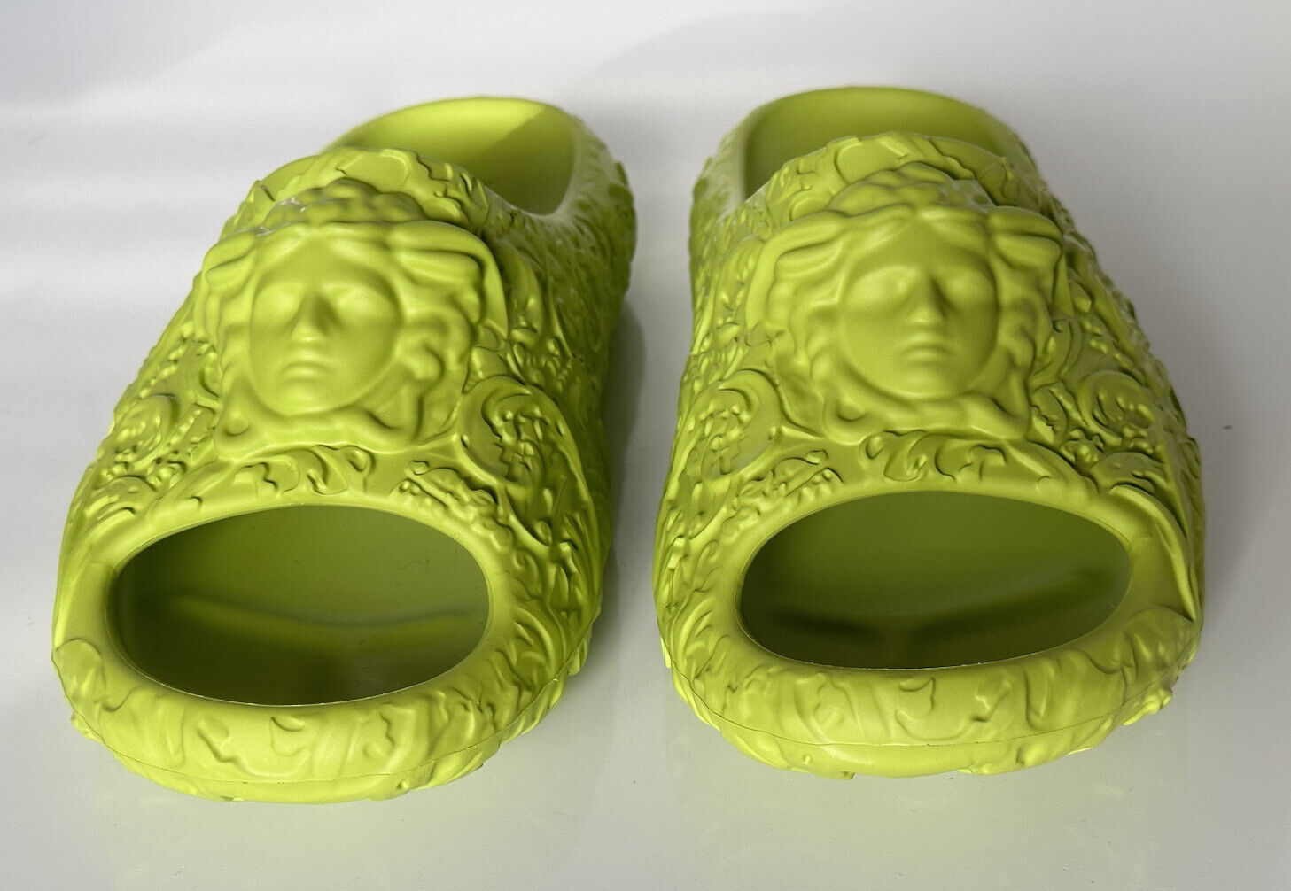 NIB $525 Versace Medusa Head Slides Pool Sandals Green 14 US (47 Eu) 1005746 IT
