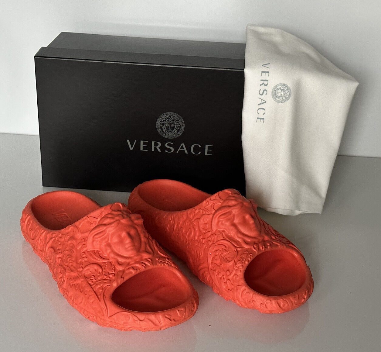 NIB $525 Versace Medusa Head Slides Pool Sandals Orange 10 US (43) 1005746 IT