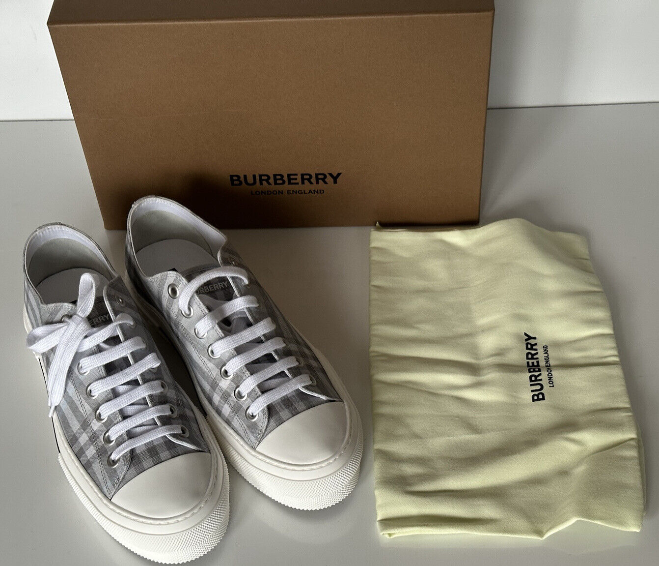 NIB $ 590 Burberry Herren-Low-Top-Sneaker mit grauen Karos, 12,5 US (45,5) 8052341 IT 