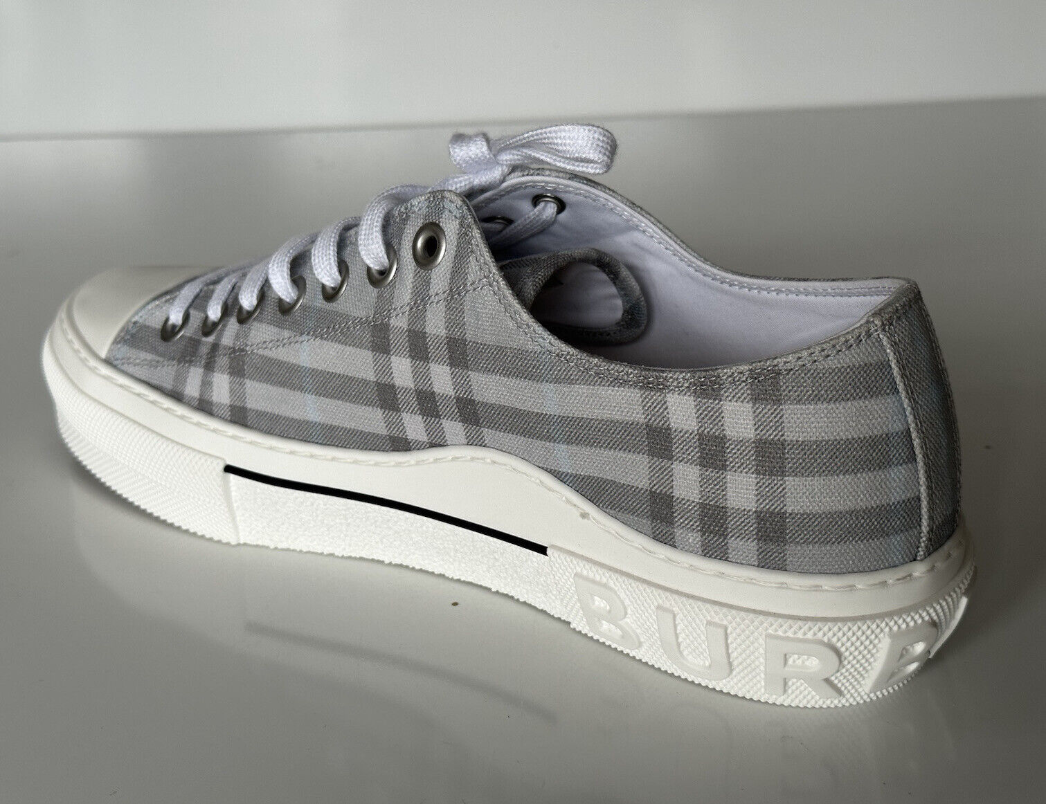 NIB $ 590 Burberry Herren-Low-Top-Sneaker mit grauen Karos, 12,5 US (45,5) 8052341 IT 