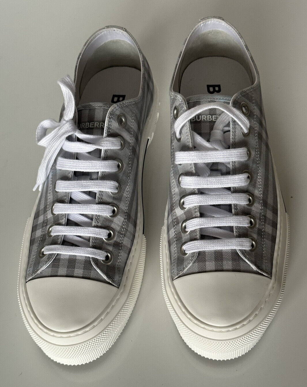 NIB $ 590 Burberry Herren-Low-Top-Sneaker mit grauen Karos, 12,5 US (45,5) 8052341 IT 