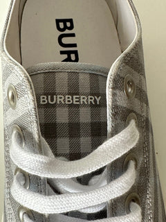 Мужские серые низкие кроссовки Burberry в клетку стоимостью 590 долларов США 12,5 США (45,5) 8052341 IT 
