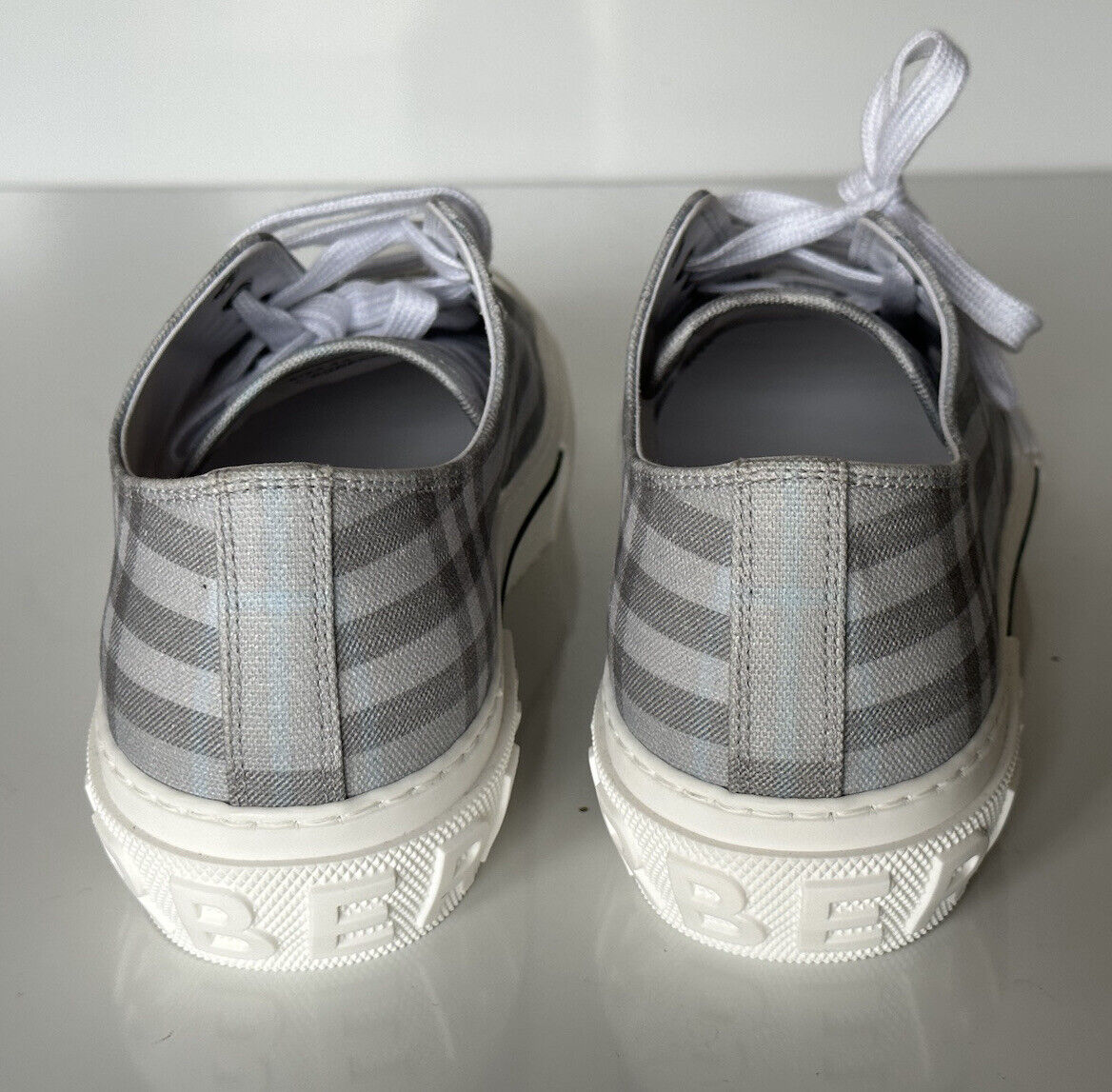 NIB $ 590 Burberry Herren-Low-Top-Sneaker mit grauen Karos, 12,5 US (45,5) 8052341 IT 