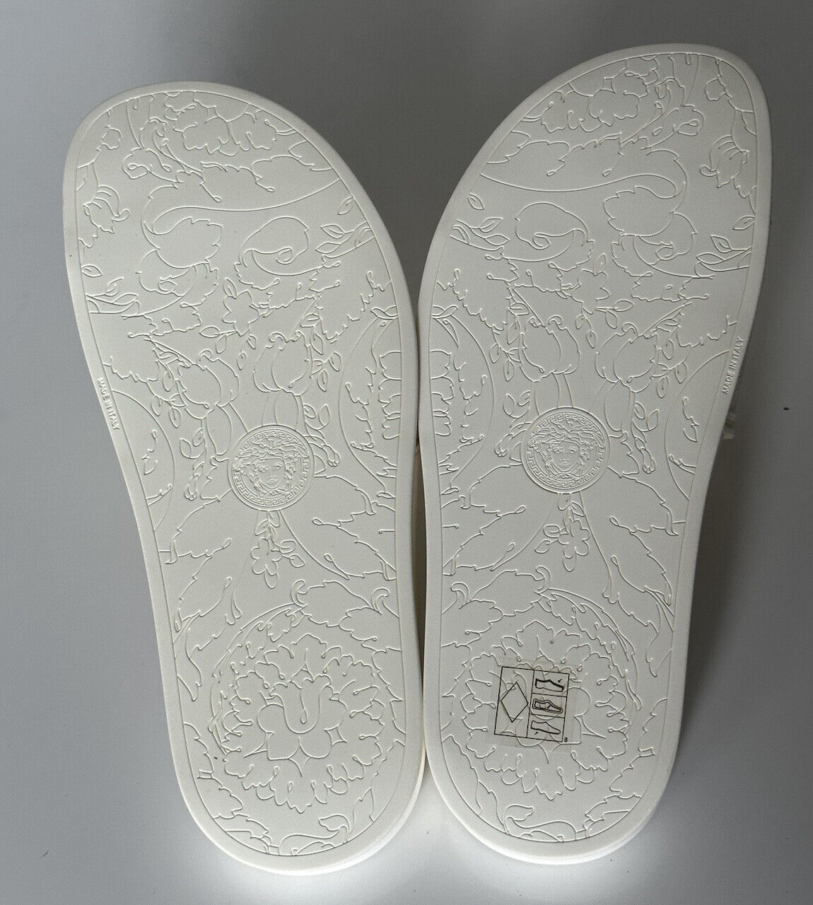 NIB $425 Versace Medusa Head Slides Sandals White 9 US (39 Eu) DSR262CN IT