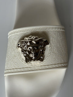 NIB Сандалии Versace Medusa Head, белые, 8,5 долларов США (38,5 ЕС) DSR262CN IT, 425 долларов США 