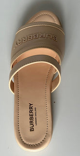 NIB Burberry Женские кожаные шлепанцы с открытым носком персикового цвета 7,5 (37,5) 8047843 IT 