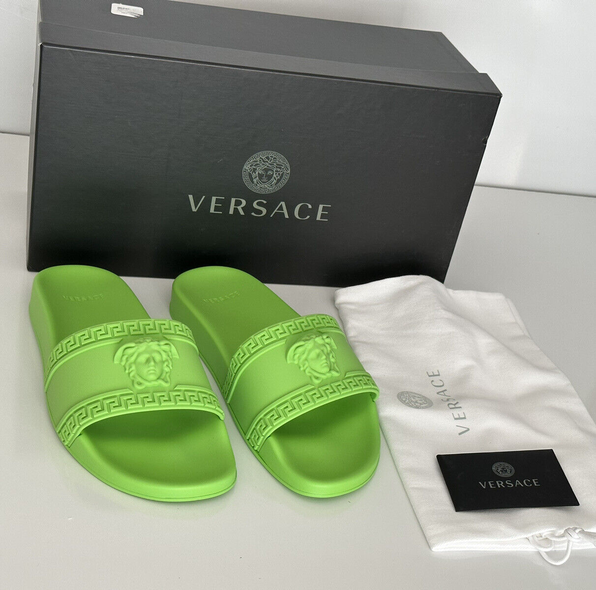 NIB Versace Medusa Head Slides Sandals Neon Green 6 US (39 Euro) DSU5883 Italy